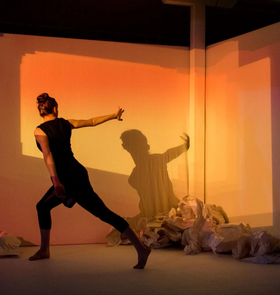 3rd Law Dance / Theater blind contour performance